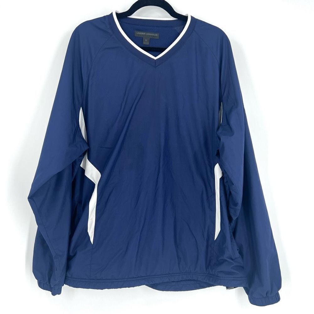 Under Armour Men’s Blue &‎ White V neck
Pullover windbreaker jacket XL